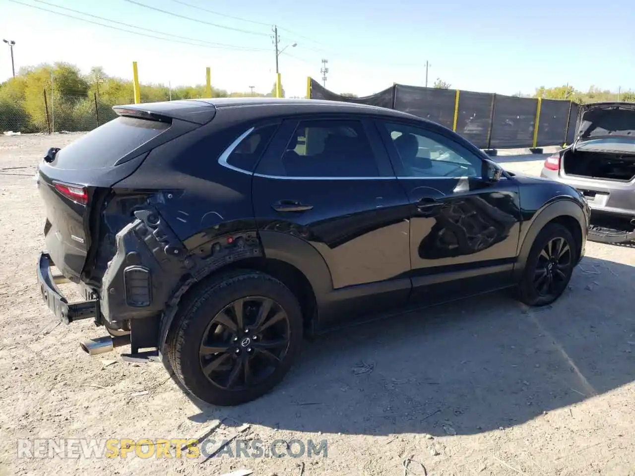 3 Photograph of a damaged car 3MVDMBBLXMM245401 MAZDA CX30 2021