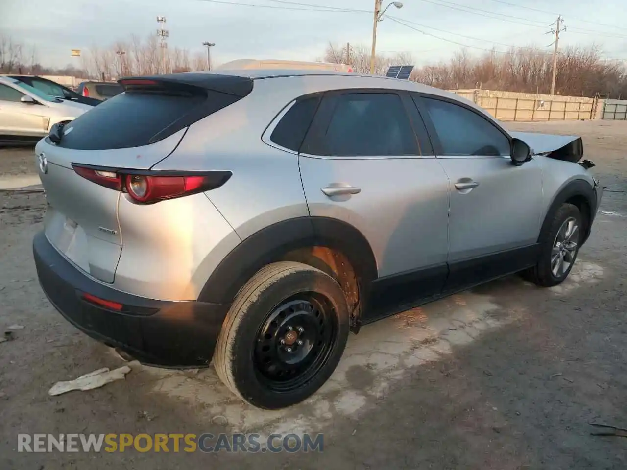 3 Photograph of a damaged car 3MVDMBBLXMM259511 MAZDA CX30 2021
