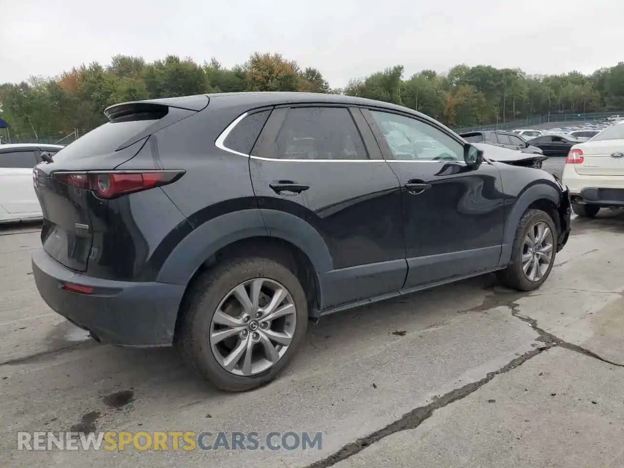 3 Photograph of a damaged car 3MVDMBBLXMM305693 MAZDA CX30 2021