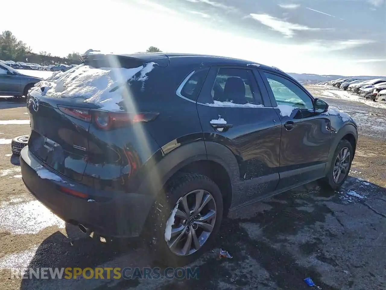 3 Photograph of a damaged car 3MVDMBCL0MM201552 MAZDA CX30 2021