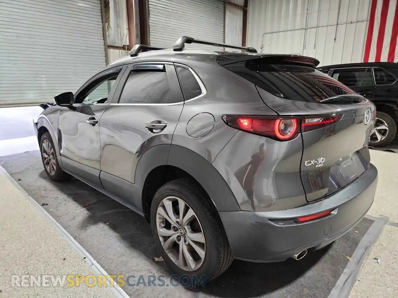 2 Photograph of a damaged car 3MVDMBCL2MM300860 MAZDA CX30 2021