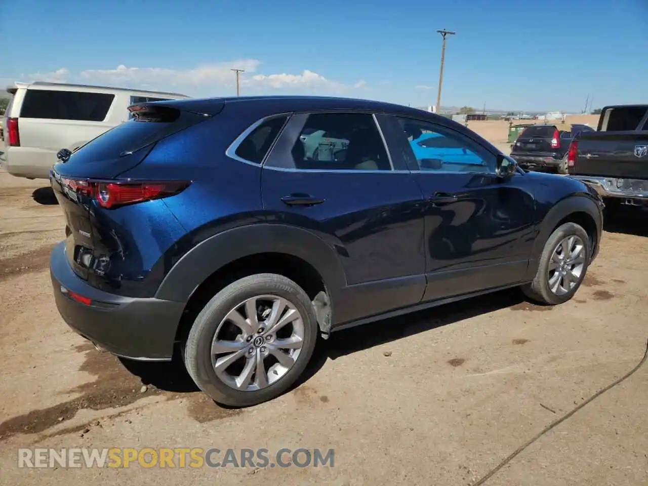 3 Photograph of a damaged car 3MVDMBCL5MM231212 MAZDA CX30 2021