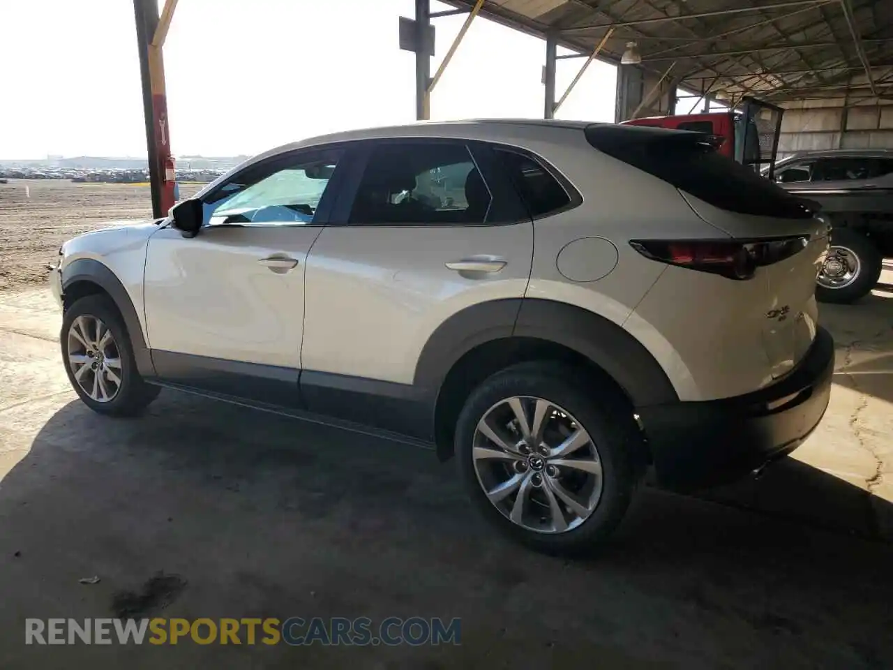 2 Photograph of a damaged car 3MVDMBCL5MM270639 MAZDA CX30 2021
