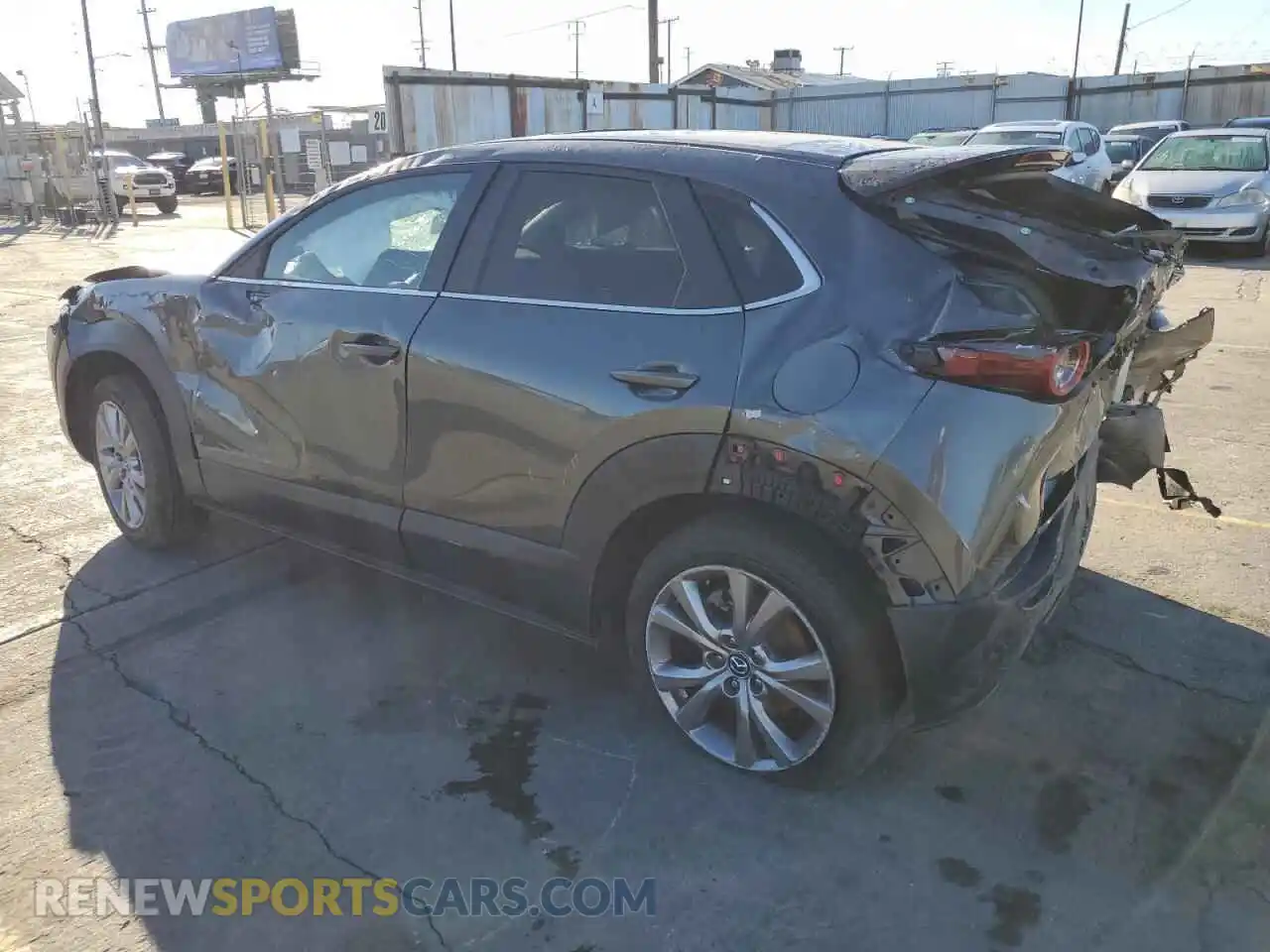 2 Photograph of a damaged car 3MVDMBCL8MM316965 MAZDA CX30 2021