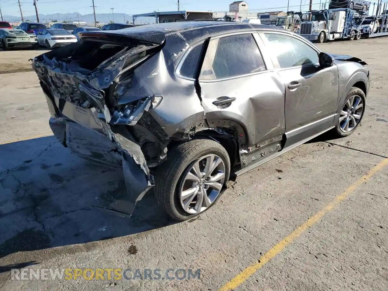 3 Photograph of a damaged car 3MVDMBCL8MM316965 MAZDA CX30 2021