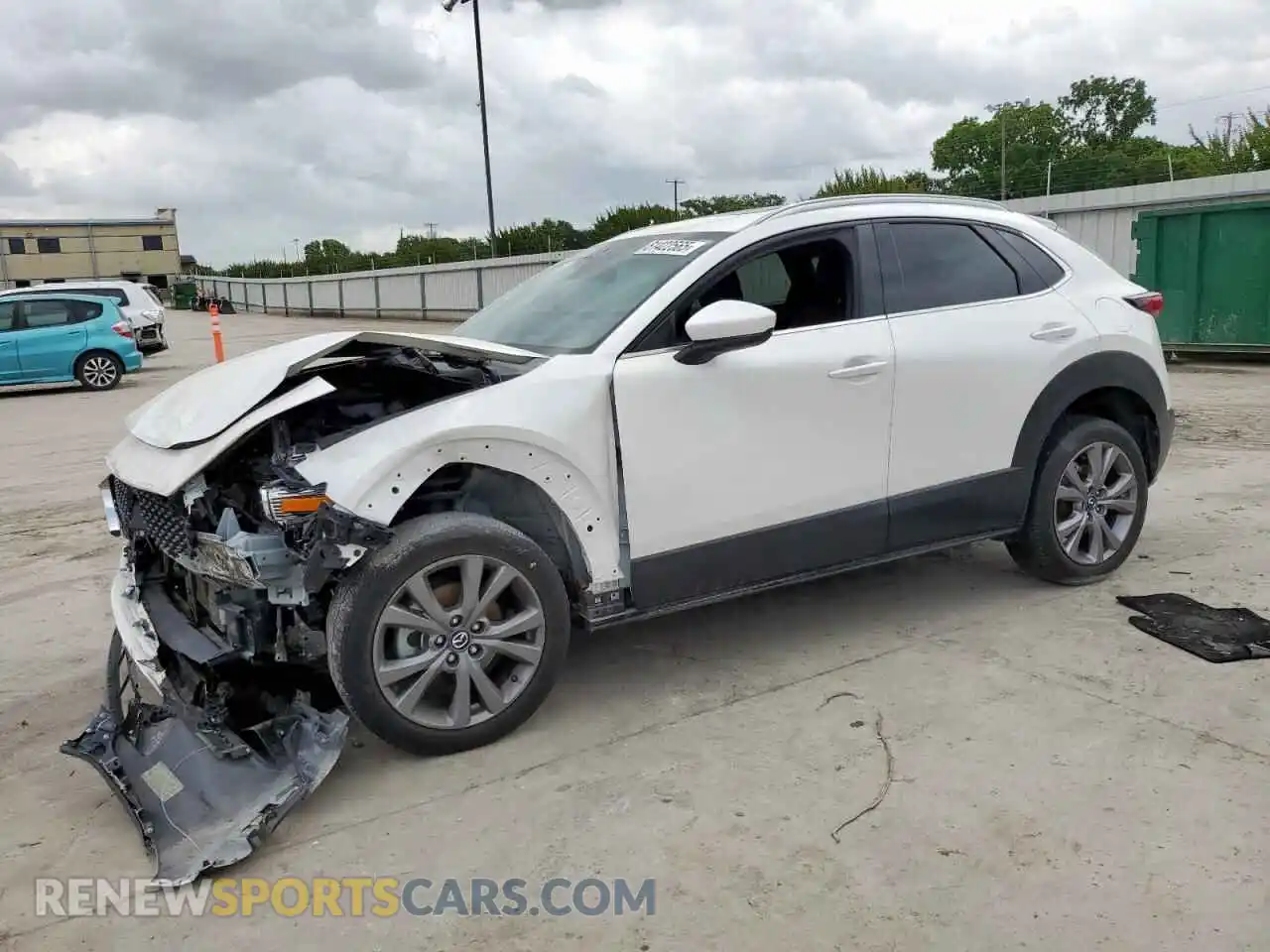 1 Photograph of a damaged car 3MVDMBDL0MM312262 MAZDA CX30 2021
