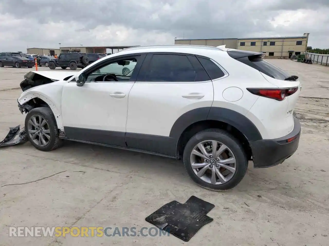 2 Photograph of a damaged car 3MVDMBDL0MM312262 MAZDA CX30 2021