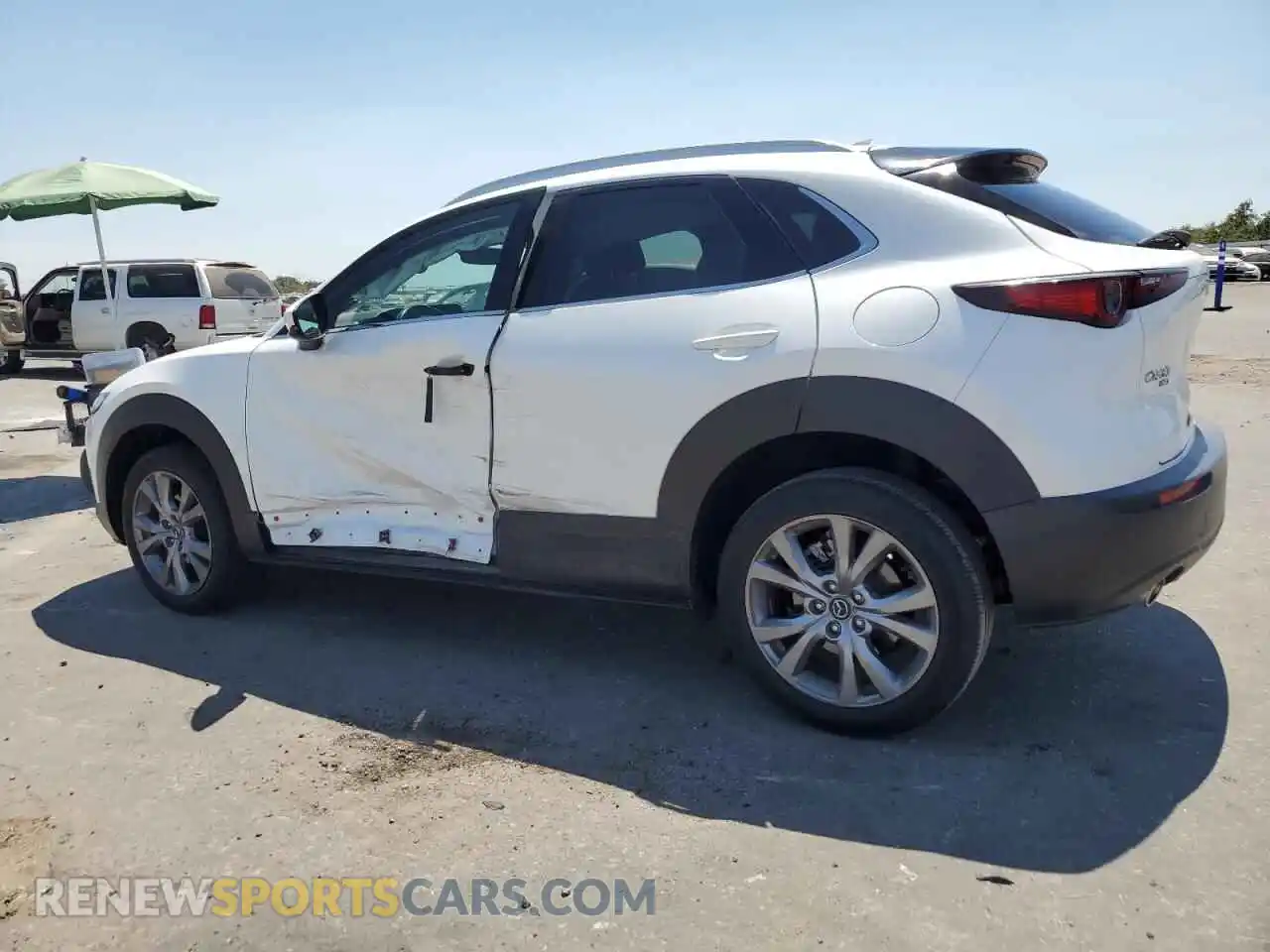 2 Photograph of a damaged car 3MVDMBDL0MM315193 MAZDA CX30 2021