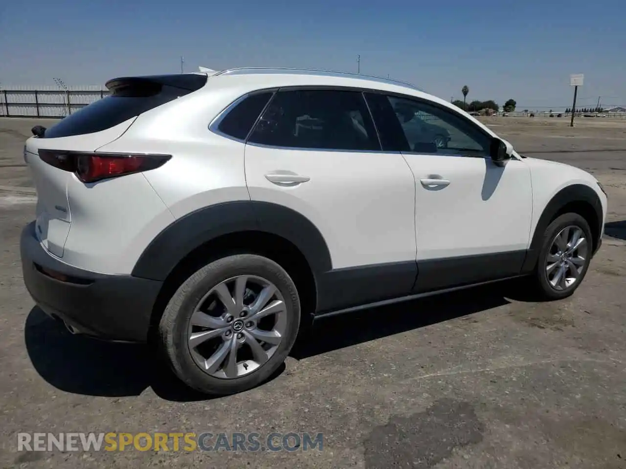 3 Photograph of a damaged car 3MVDMBDL0MM315193 MAZDA CX30 2021