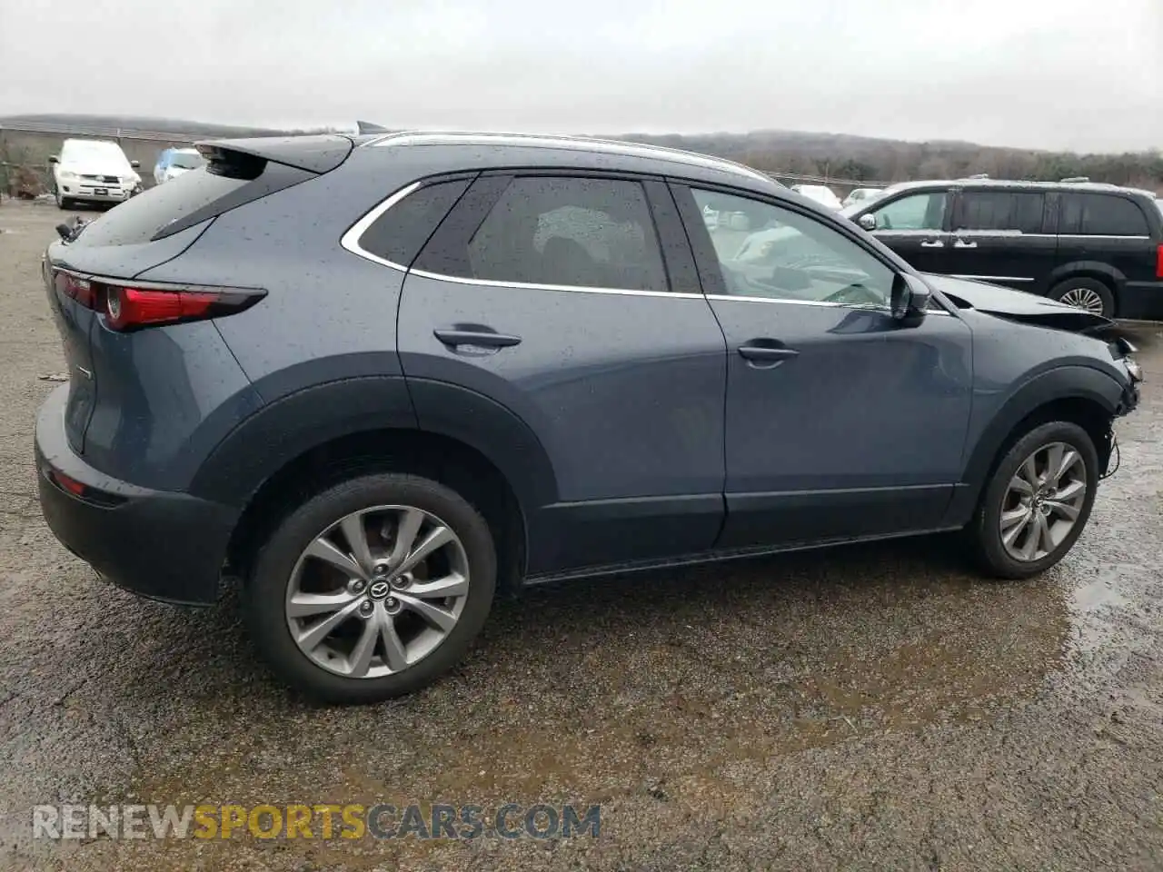3 Photograph of a damaged car 3MVDMBDL1MM262259 MAZDA CX30 2021