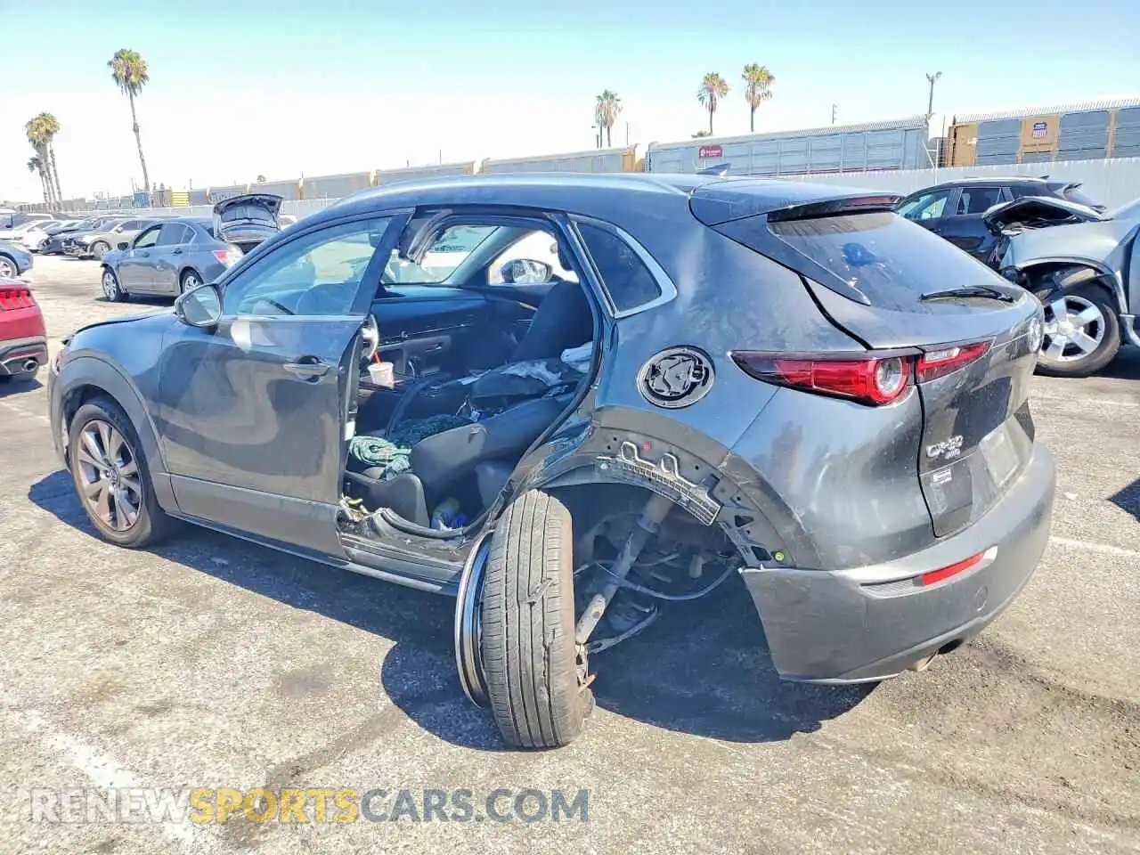 2 Photograph of a damaged car 3MVDMBDL6MM315571 MAZDA CX30 2021