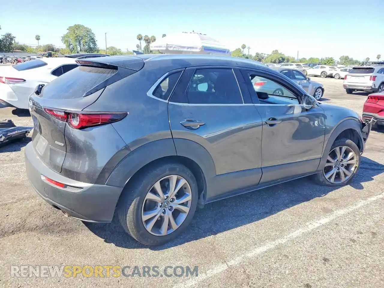 3 Photograph of a damaged car 3MVDMBDL6MM315571 MAZDA CX30 2021