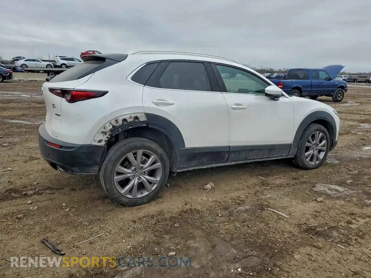 3 fotografías del automóvil dañado 3MVDMBDLXMM212265 MAZDA CX30 2021