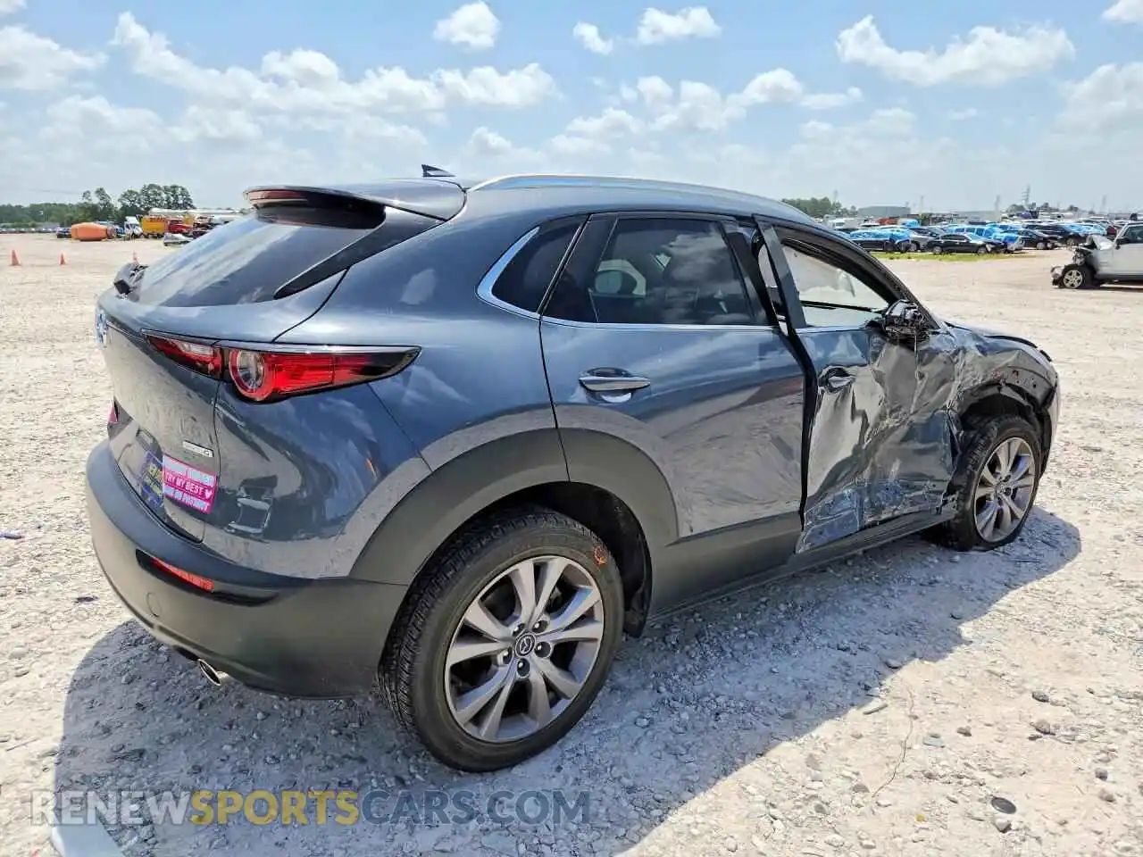 3 Photograph of a damaged car 3MVDMBDLXMM306713 MAZDA CX30 2021