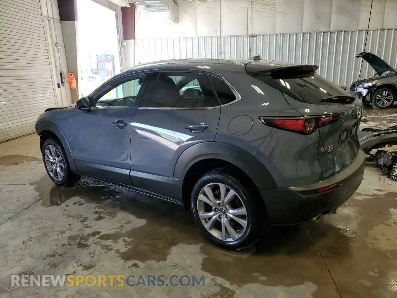2 Photograph of a damaged car 3MVDMBDM7MM214600 MAZDA CX30 2021