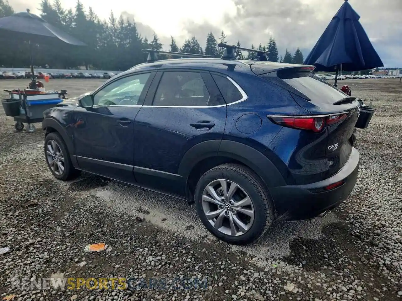 2 fotografías del automóvil dañado 3MVDMBDM7MM224642 MAZDA CX30 2021