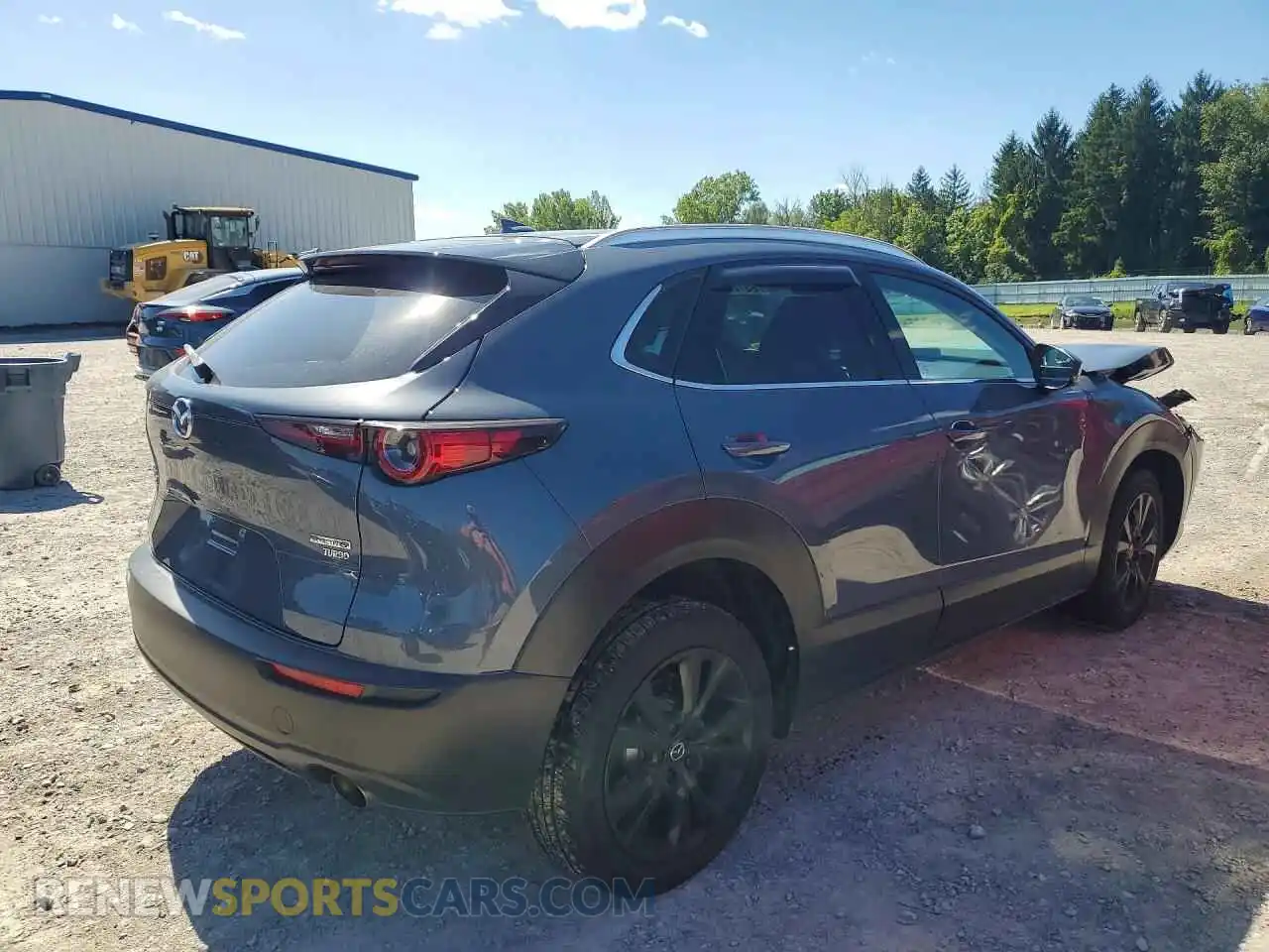 3 Photograph of a damaged car 3MVDMBDY2MM303879 MAZDA CX30 2021