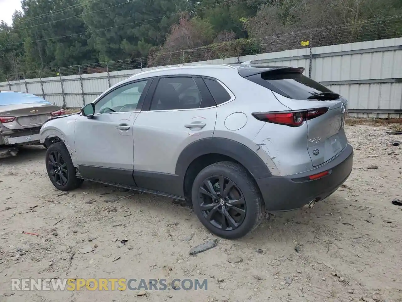2 Photograph of a damaged car 3MVDMBEY2MM301516 MAZDA CX30 2021