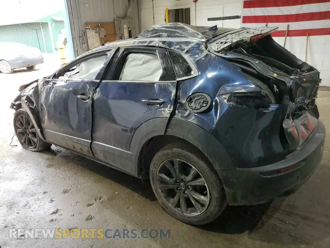 2 Photograph of a damaged car 3MVDMBEY4MM246406 MAZDA CX30 2021