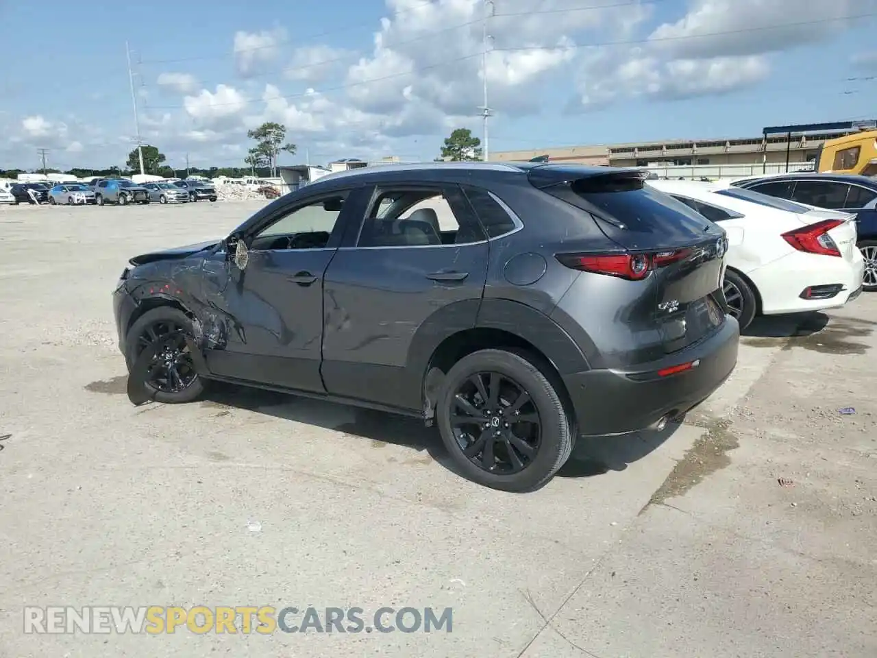 2 Photograph of a damaged car 3MVDMBEY5MM271153 MAZDA CX30 2021