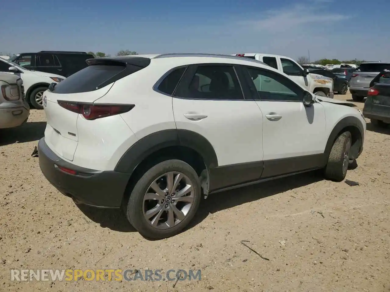 3 Photograph of a damaged car 3MVDMBBL1NM403335 MAZDA CX30 2022
