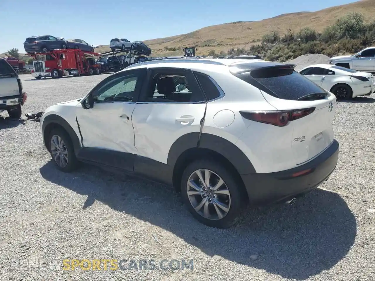 2 Photograph of a damaged car 3MVDMBBL1NM426517 MAZDA CX30 2022