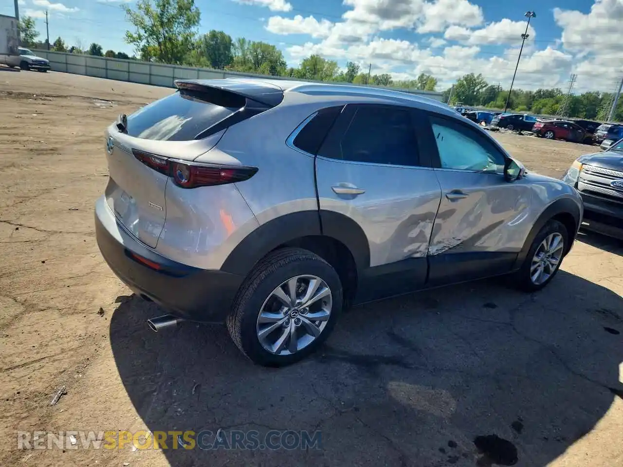 3 Photograph of a damaged car 3MVDMBBL1NM427344 MAZDA CX30 2022