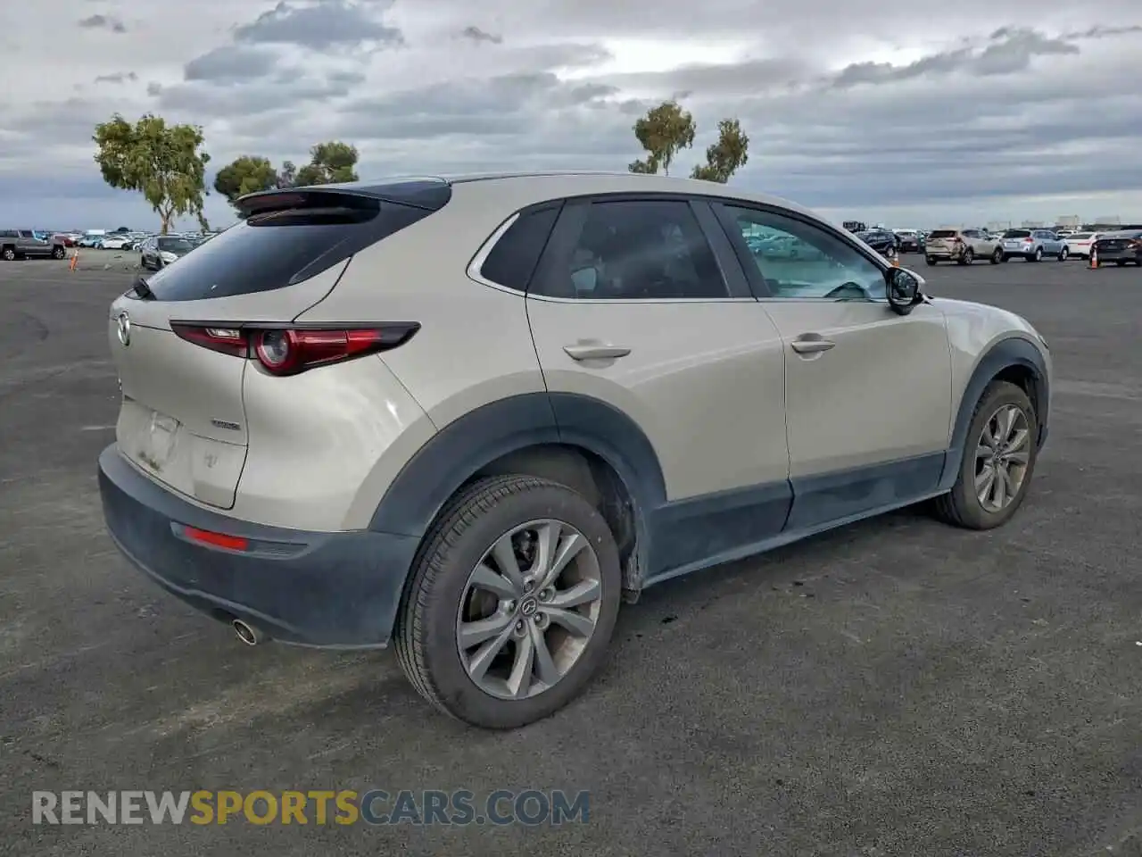 3 fotografías del automóvil dañado 3MVDMBBL1NM457928 MAZDA CX30 2022