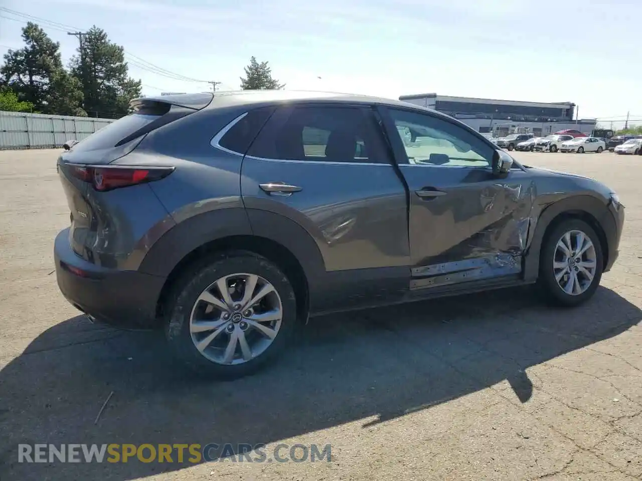 3 Photograph of a damaged car 3MVDMBBL3NM456361 MAZDA CX30 2022