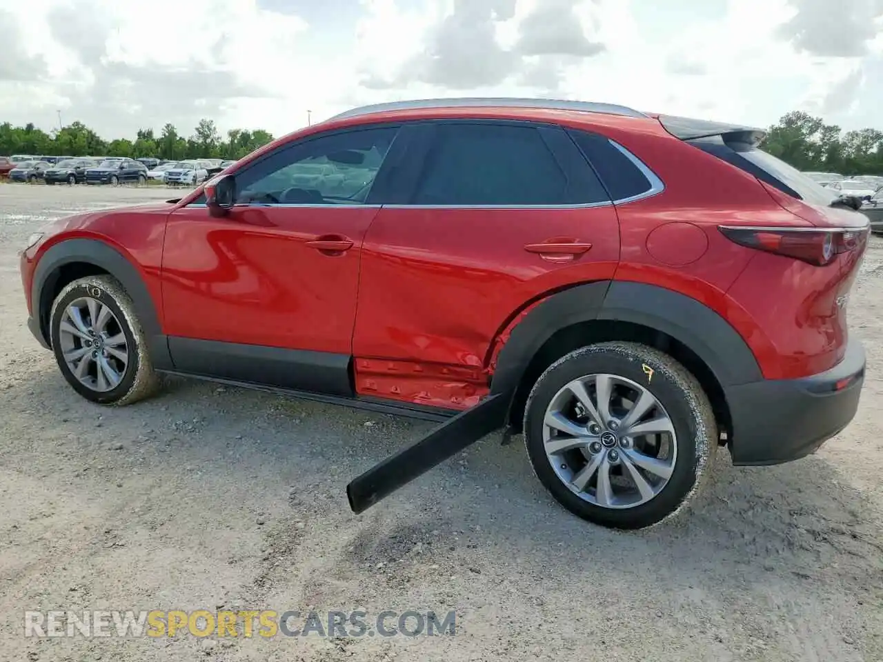 2 Photograph of a damaged car 3MVDMBBL6NM409793 MAZDA CX30 2022