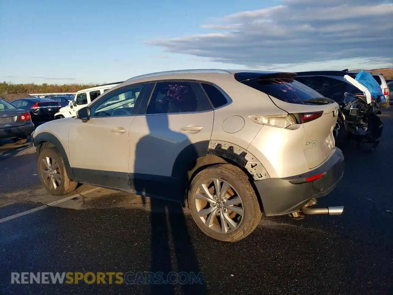 2 Photograph of a damaged car 3MVDMBCL0NM408217 MAZDA CX30 2022
