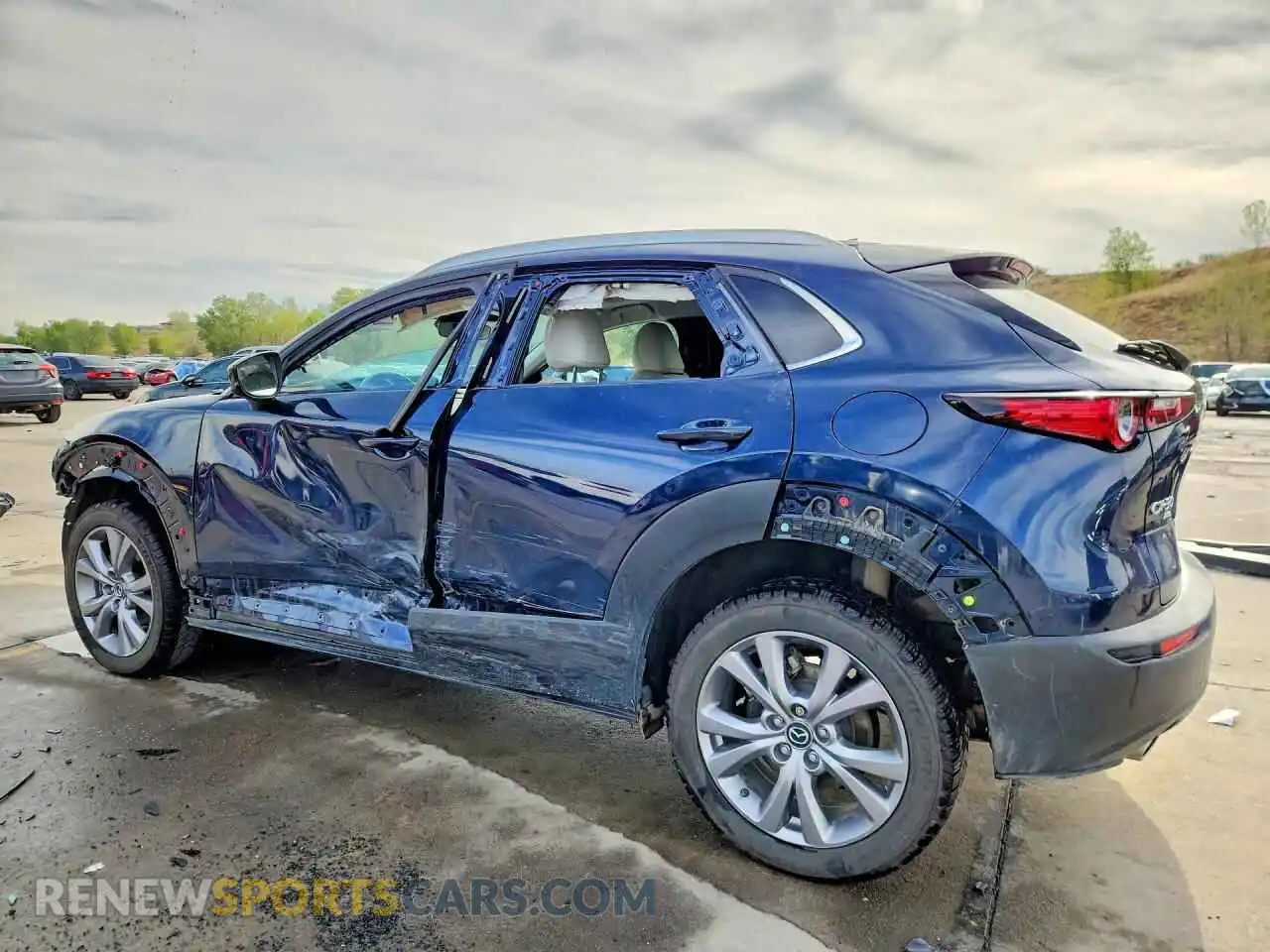 2 Фотография поврежденного автомобиля 3MVDMBDL1NM418060 MAZDA CX30 2022
