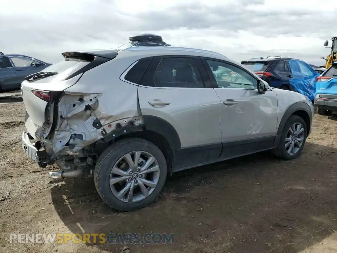 3 Photograph of a damaged car 3MVDMBDL4NM447276 MAZDA CX30 2022