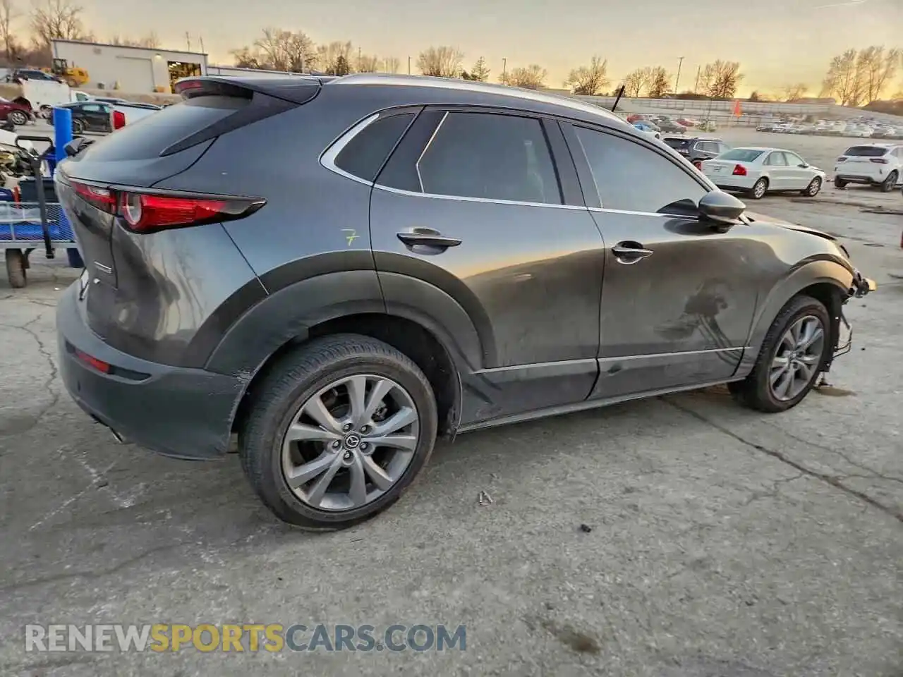 3 Фотография поврежденного автомобиля 3MVDMBDLXNM431602 MAZDA CX30 2022