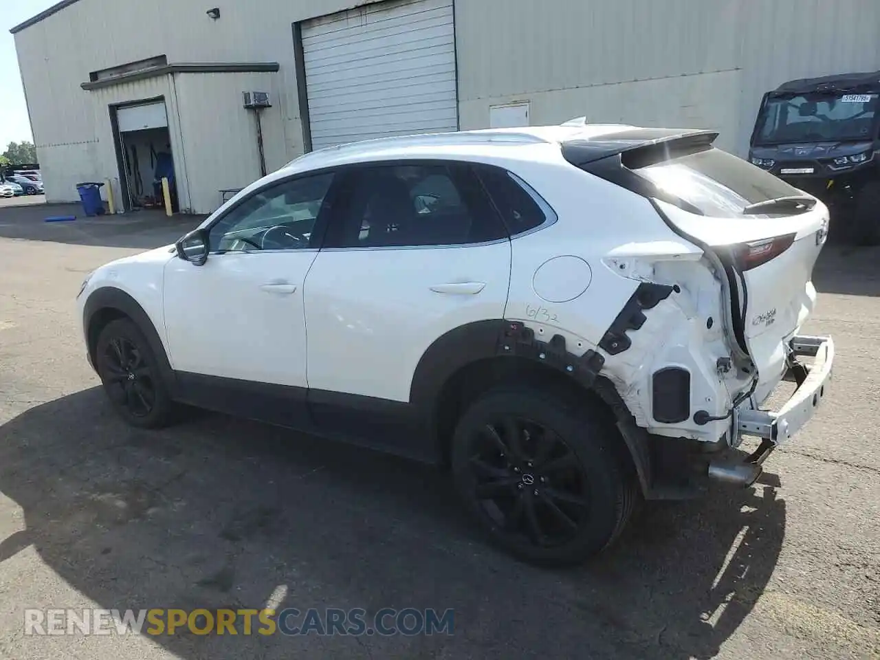 2 Photograph of a damaged car 3MVDMBDY4NM426830 MAZDA CX30 2022