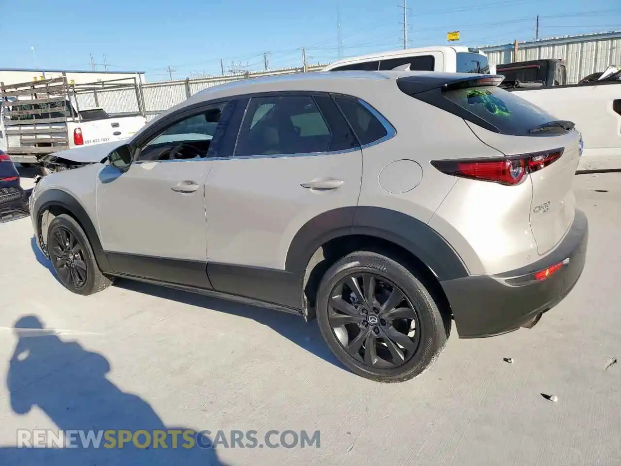 2 Фотография поврежденного автомобиля 3MVDMBEY1NM437816 MAZDA CX30 2022