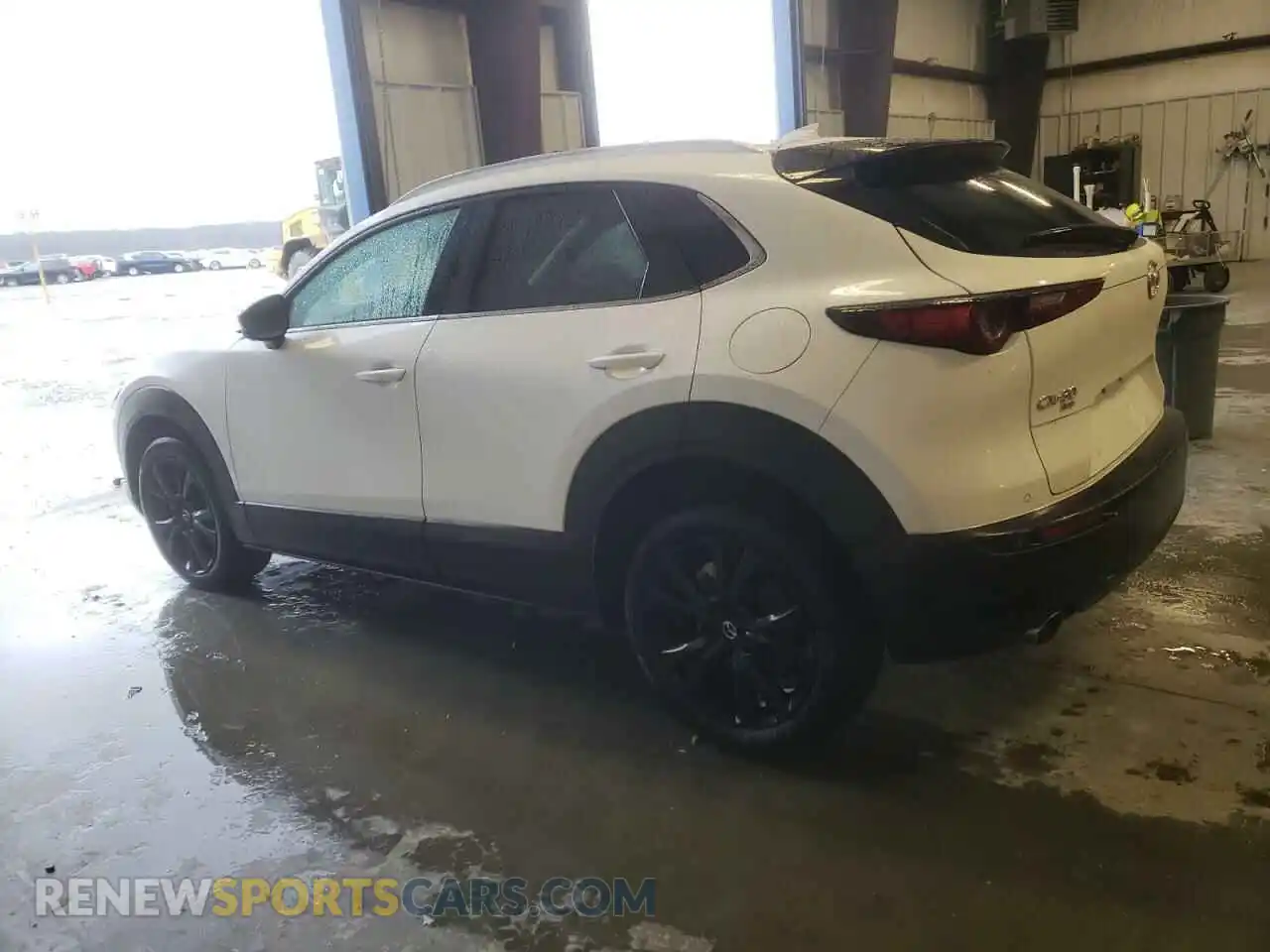 2 Photograph of a damaged car 3MVDMBEY2NM446847 MAZDA CX30 2022