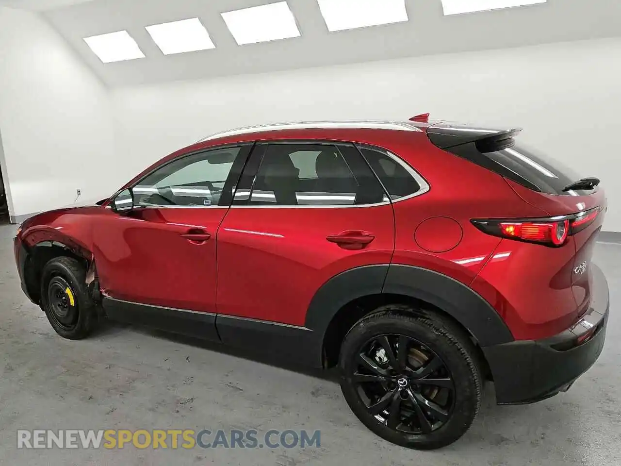 2 Photograph of a damaged car 3MVDMBEY2NM453913 MAZDA CX30 2022