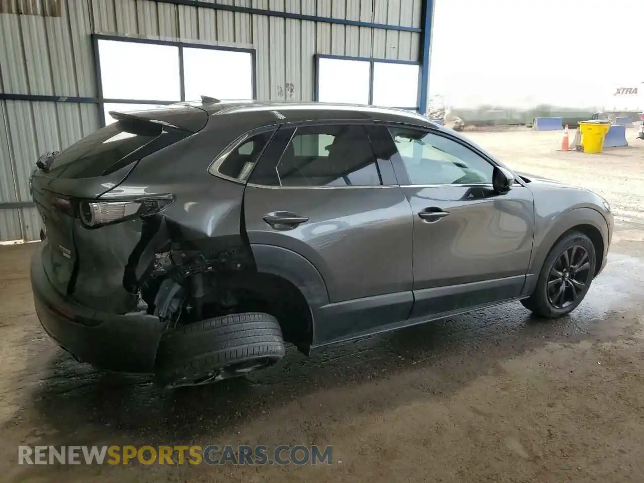 3 Photograph of a damaged car 3MVDMBEY4NM449670 MAZDA CX30 2022