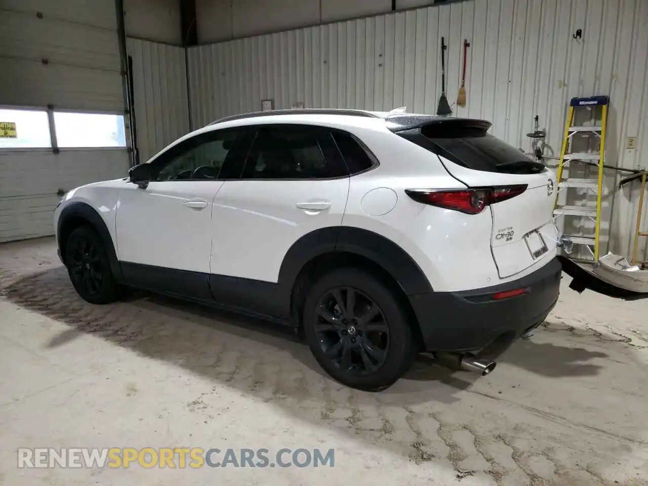 2 fotografías del automóvil dañado 3MVDMBEY5NM448012 MAZDA CX30 2022