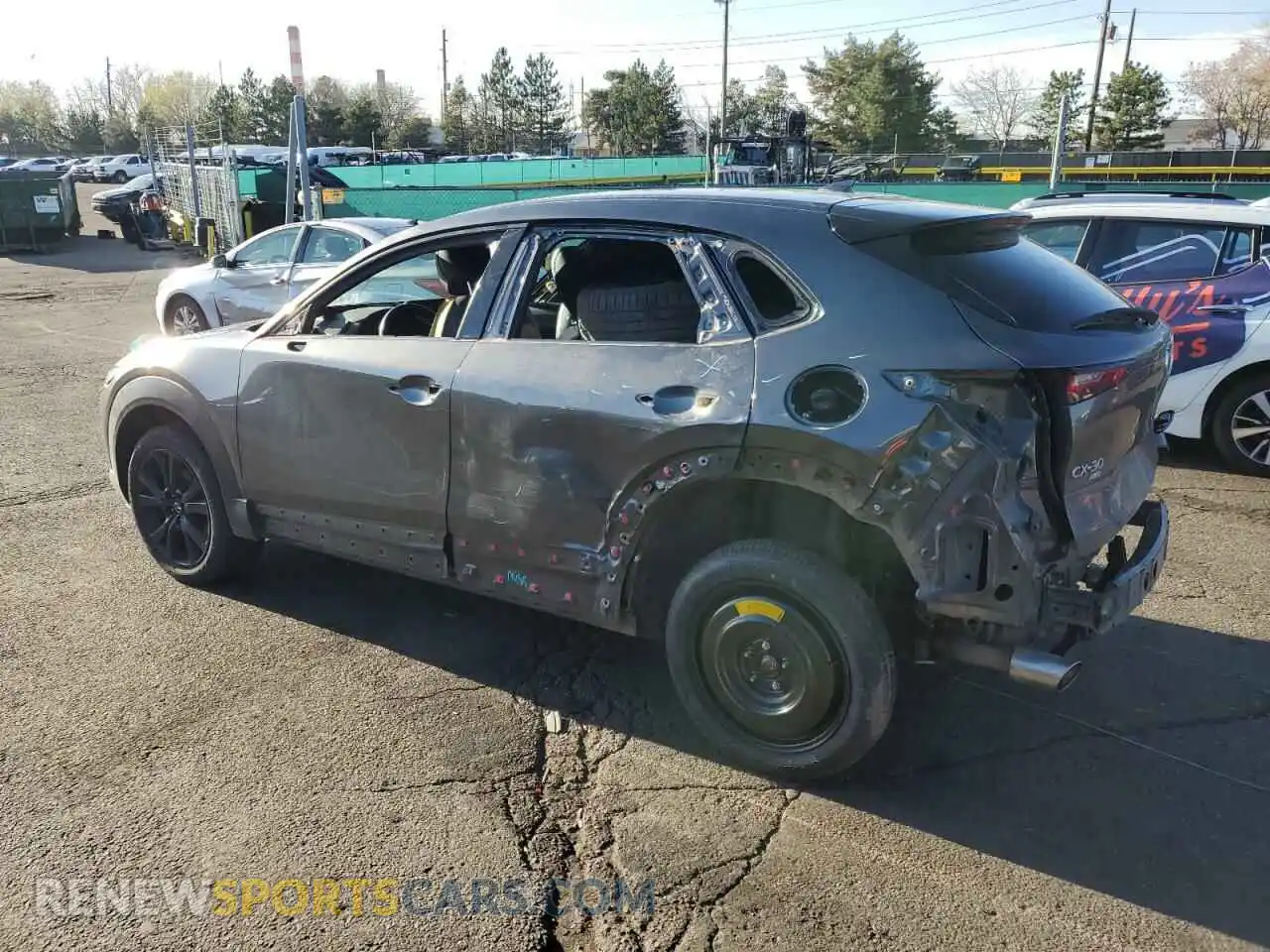 2 Photograph of a damaged car 3MVDMBEYXNM412364 MAZDA CX30 2022