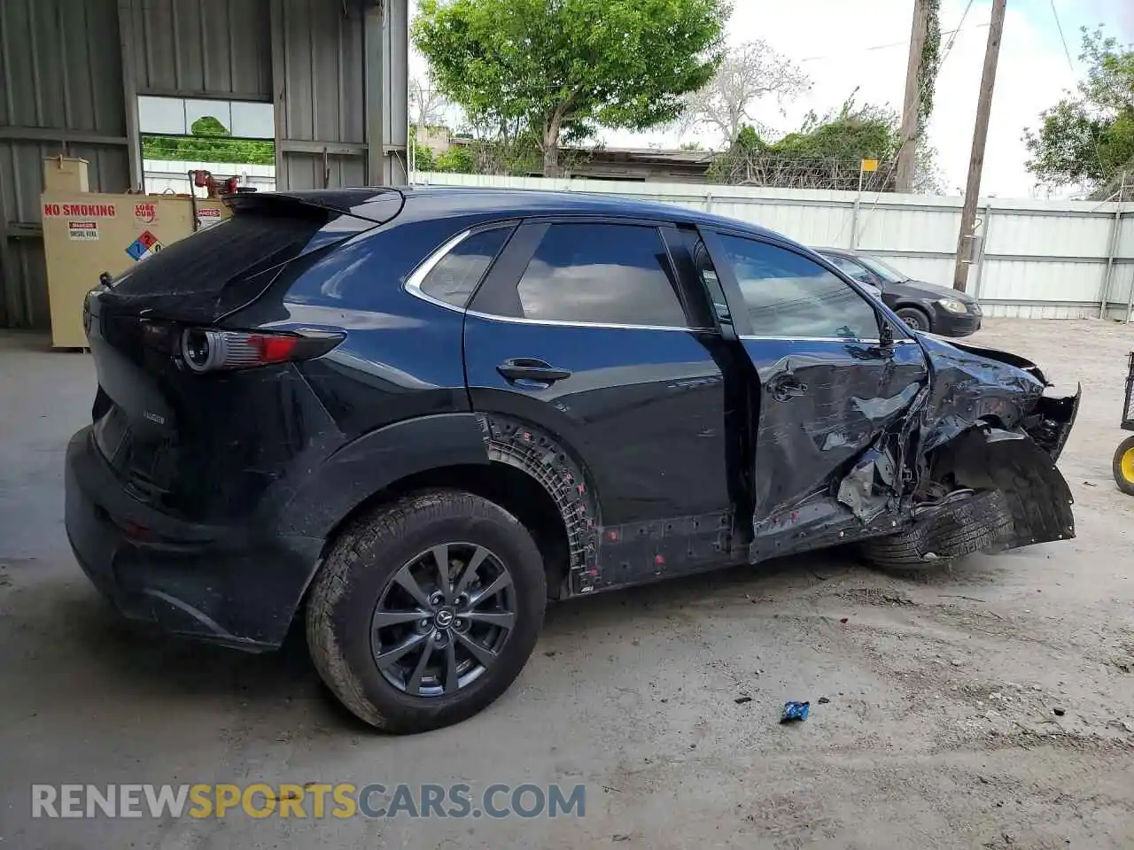 3 fotografías del automóvil dañado 3MVDMBAM0PM563915 MAZDA CX30 2023