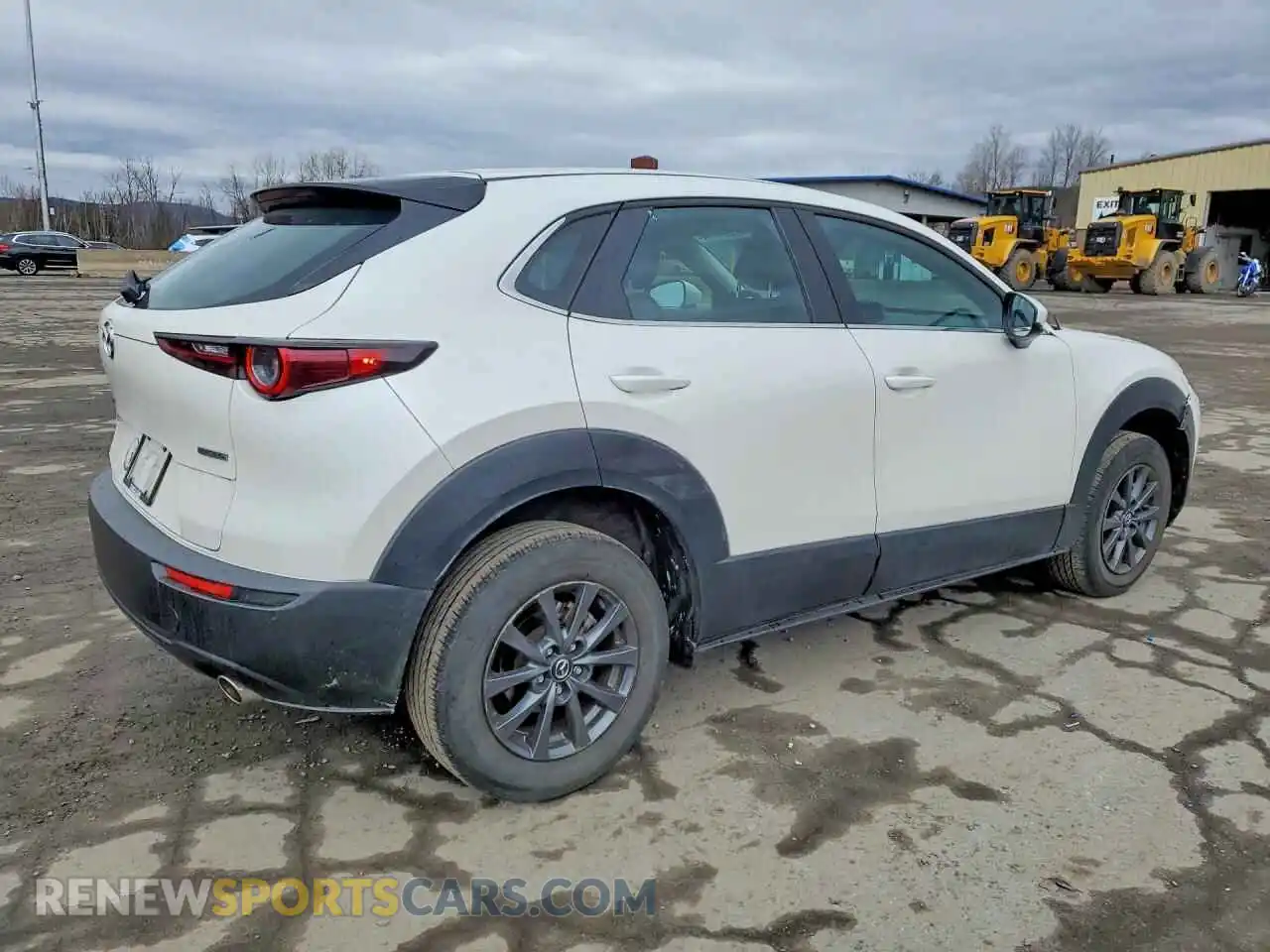 3 fotografías del automóvil dañado 3MVDMBAM3PM585620 MAZDA CX30 2023
