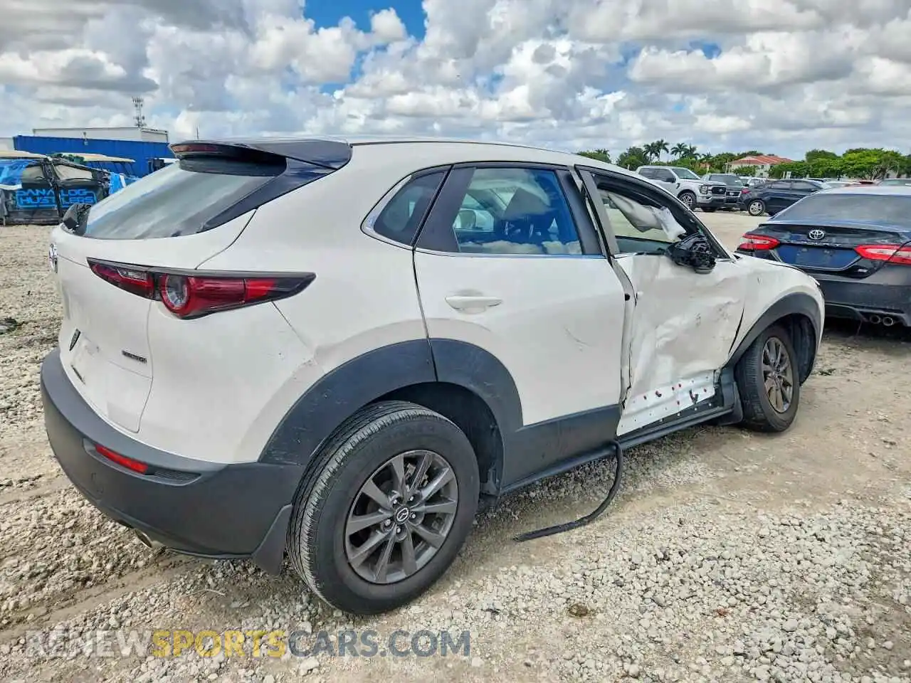 3 Photograph of a damaged car 3MVDMBAM5PM573162 MAZDA CX30 2023