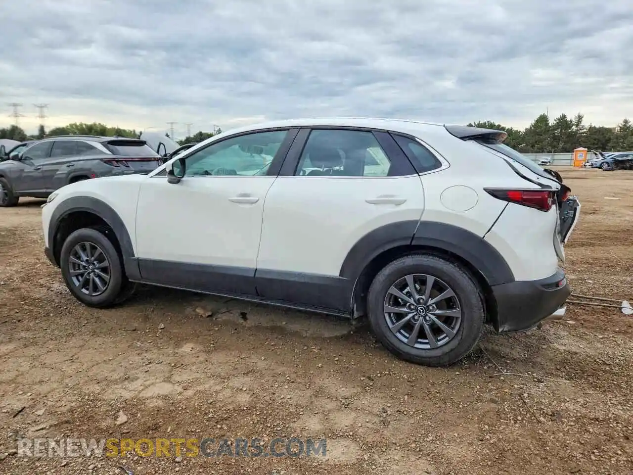 2 fotografías del automóvil dañado 3MVDMBAM8PM587508 MAZDA CX30 2023
