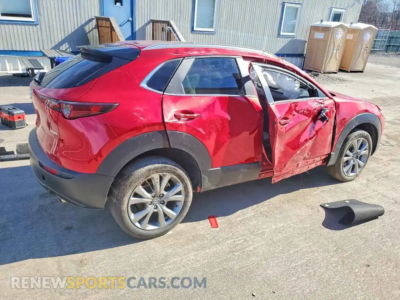 3 fotografías del automóvil dañado 3MVDMBBM0PM584424 MAZDA CX30 2023