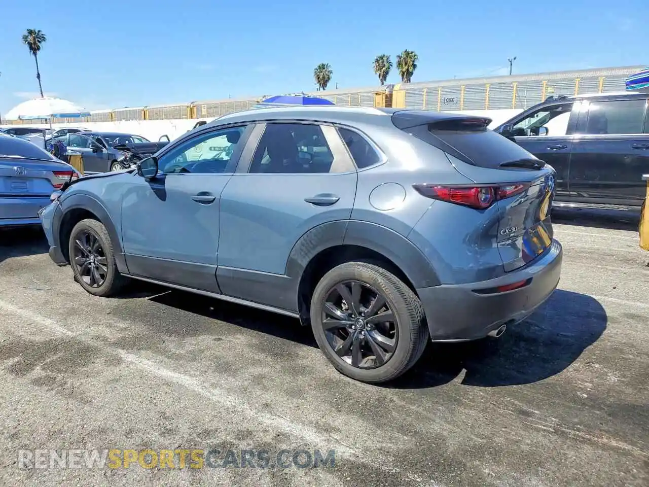 2 fotografías del automóvil dañado 3MVDMBCM7PM563357 MAZDA CX30 2023