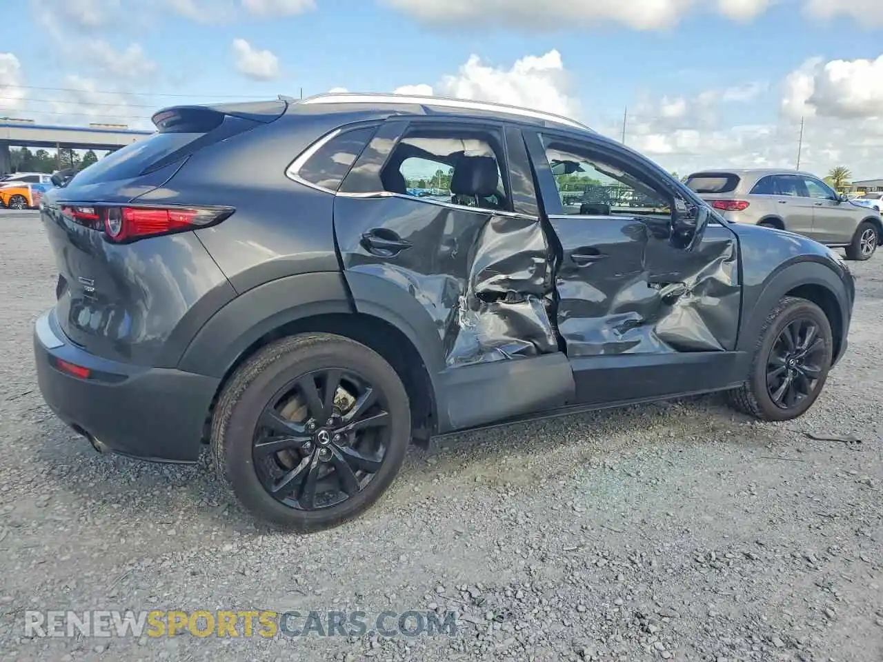 3 Photograph of a damaged car 3MVDMBDY0PM508427 MAZDA CX30 2023