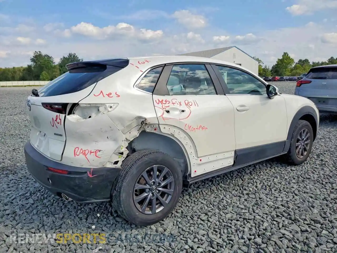 3 Photograph of a damaged car 3MVDMBAM0RM713587 MAZDA CX30 2024