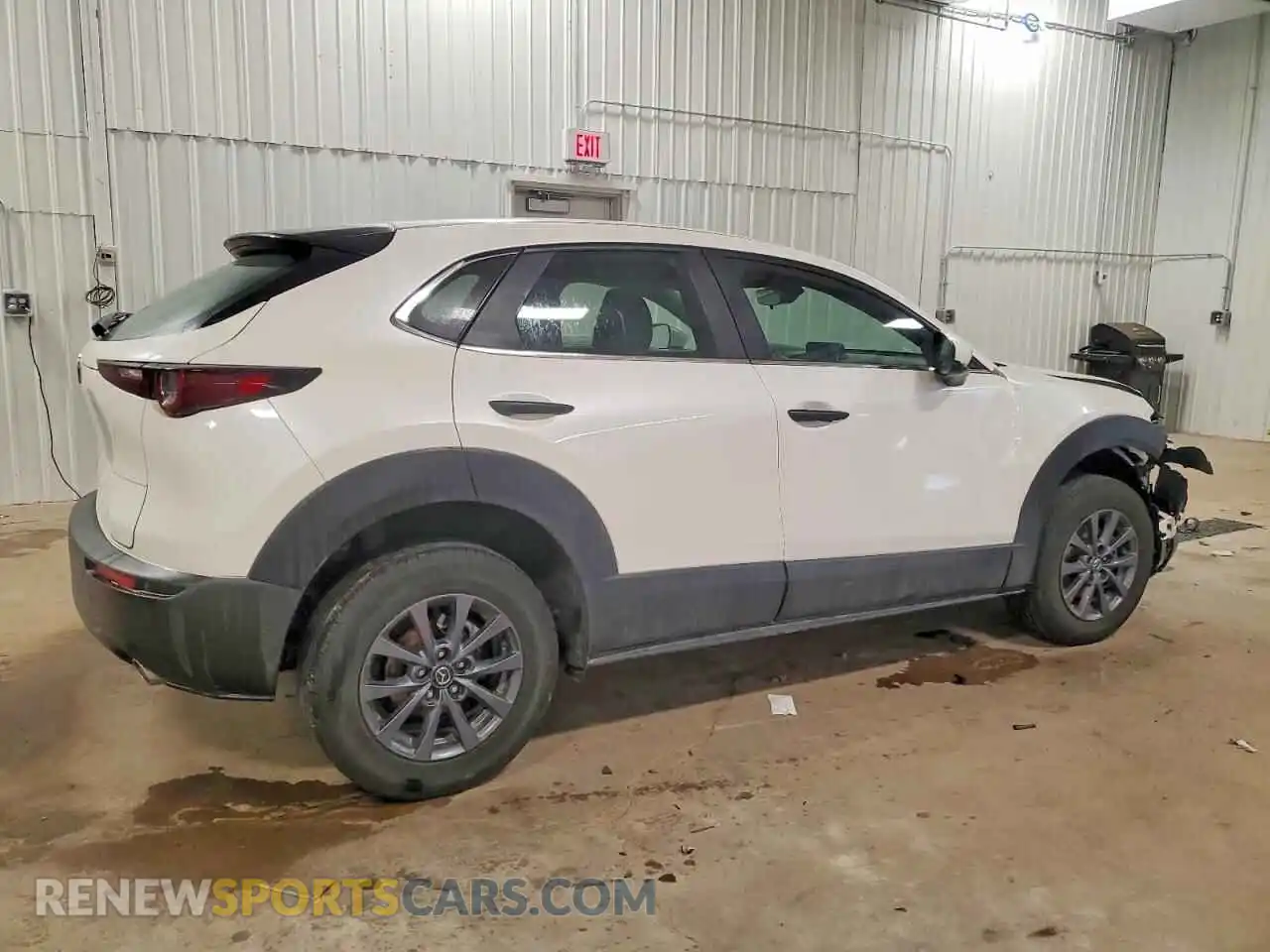 3 Photograph of a damaged car 3MVDMBAM2RM647902 MAZDA CX30 2024